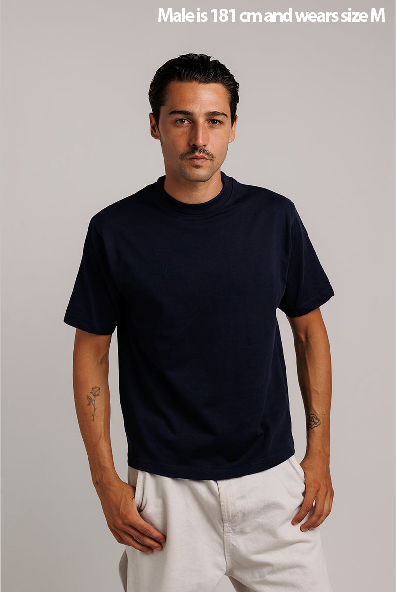 CAMISETA LEVI BOXY FIT AZUL MARINO