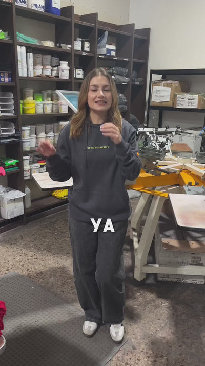 Video provided by Shopify App SwipeUp